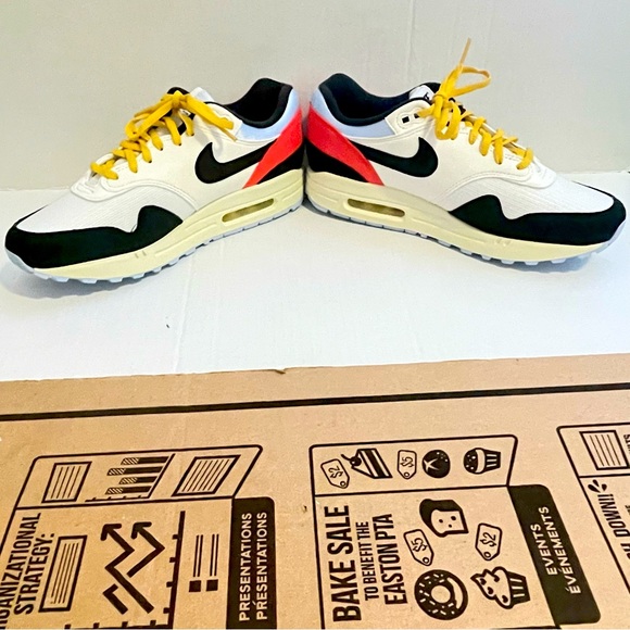 Unisex Air Max 1 Sail Royal Tint. It’s Women’s 9.5 or Mens size 8. - Picture 6 of 12